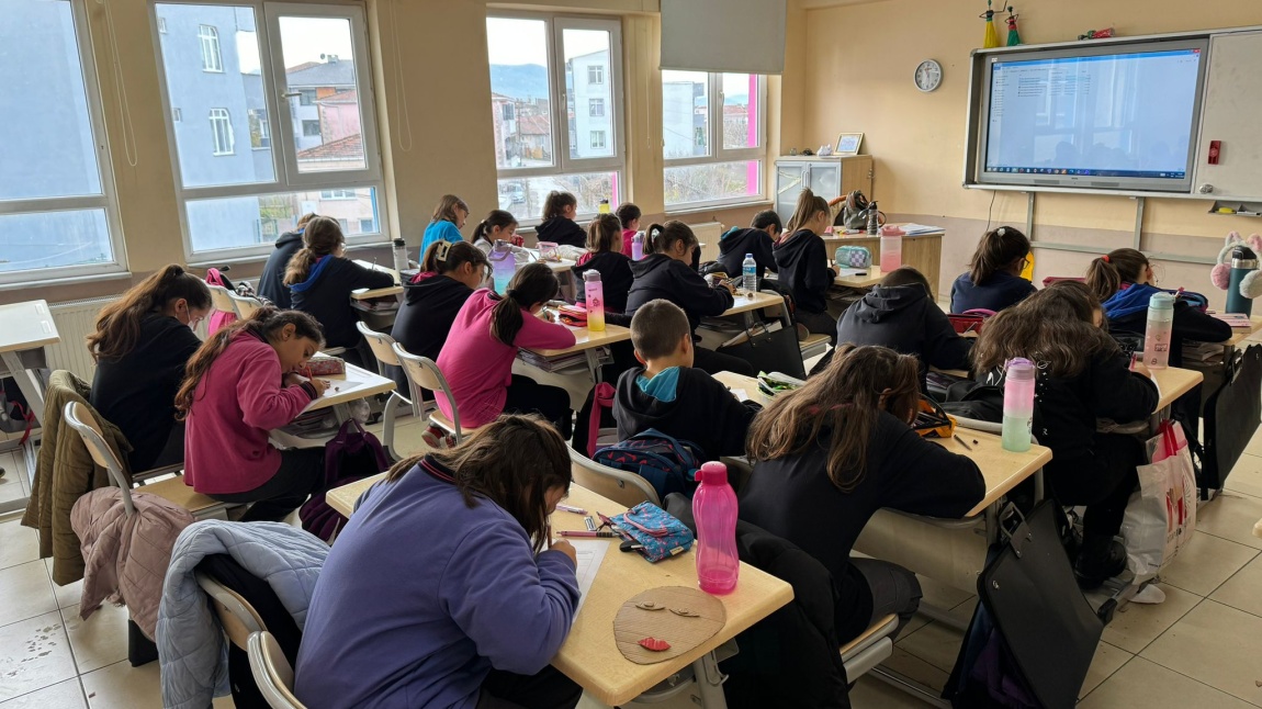 Yeniceköy İlkokulu ve Ortaokulunda Yerel Hedef Çalışmaları